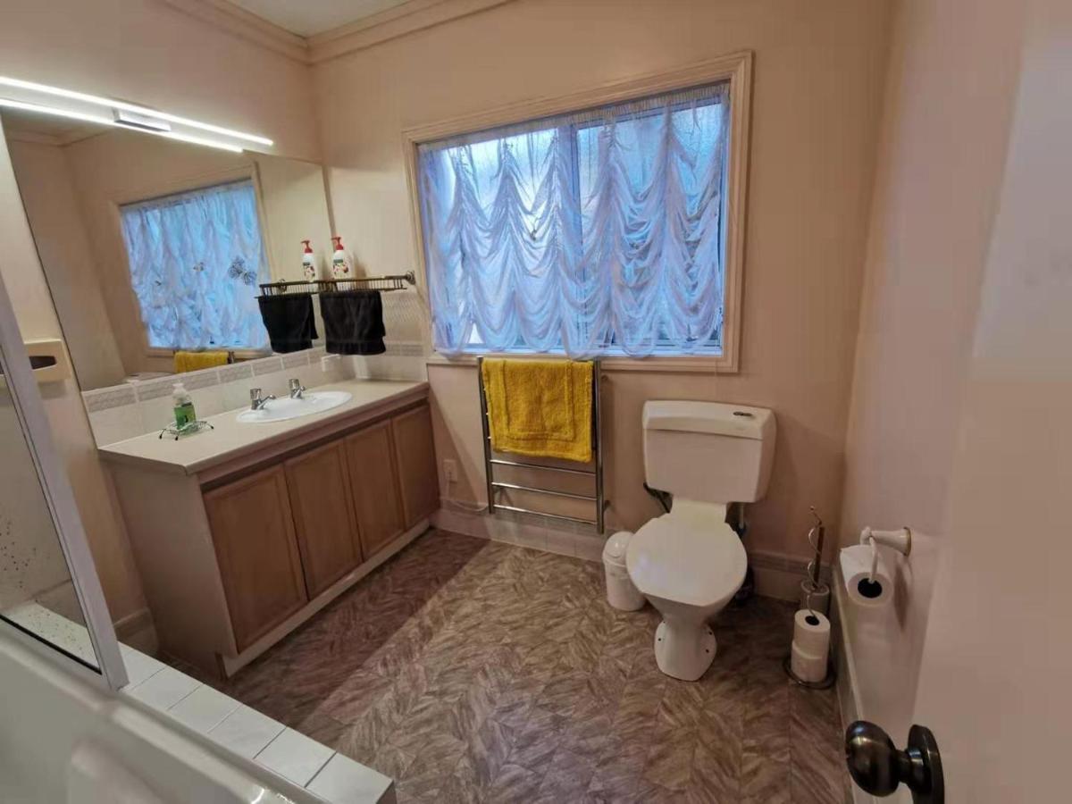 Large Private Room In Modern Stylish House ดะนีดิน ภายนอก รูปภาพ